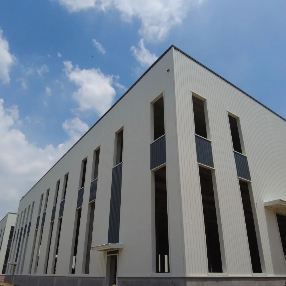 المباني المعدنية